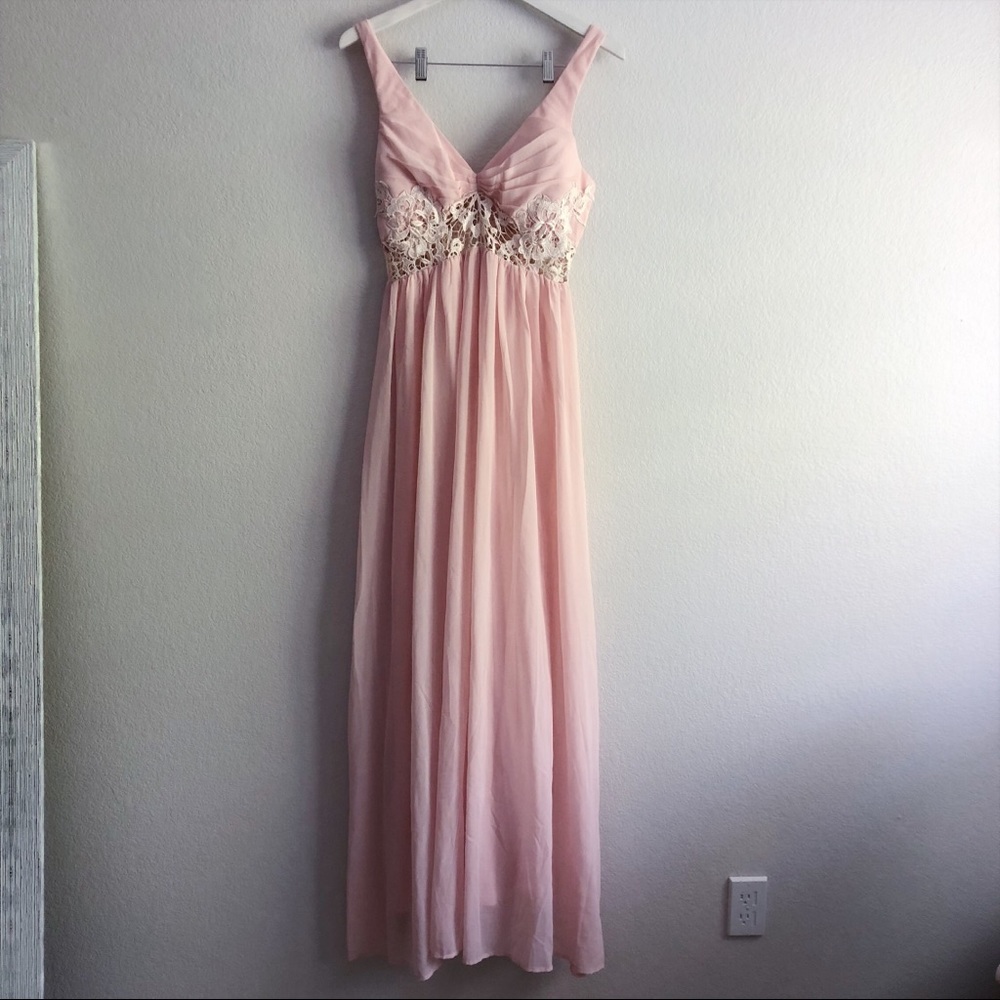 SALE ❗️Soieblu Sleeveless Maxi Chiffon Lace Dress